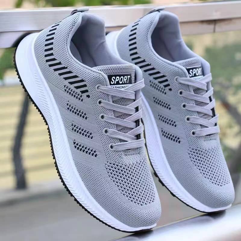 Men's Flyknit Mesh Athletic Shoes Breathable Casual Walking Shoes Versatile Sneakers