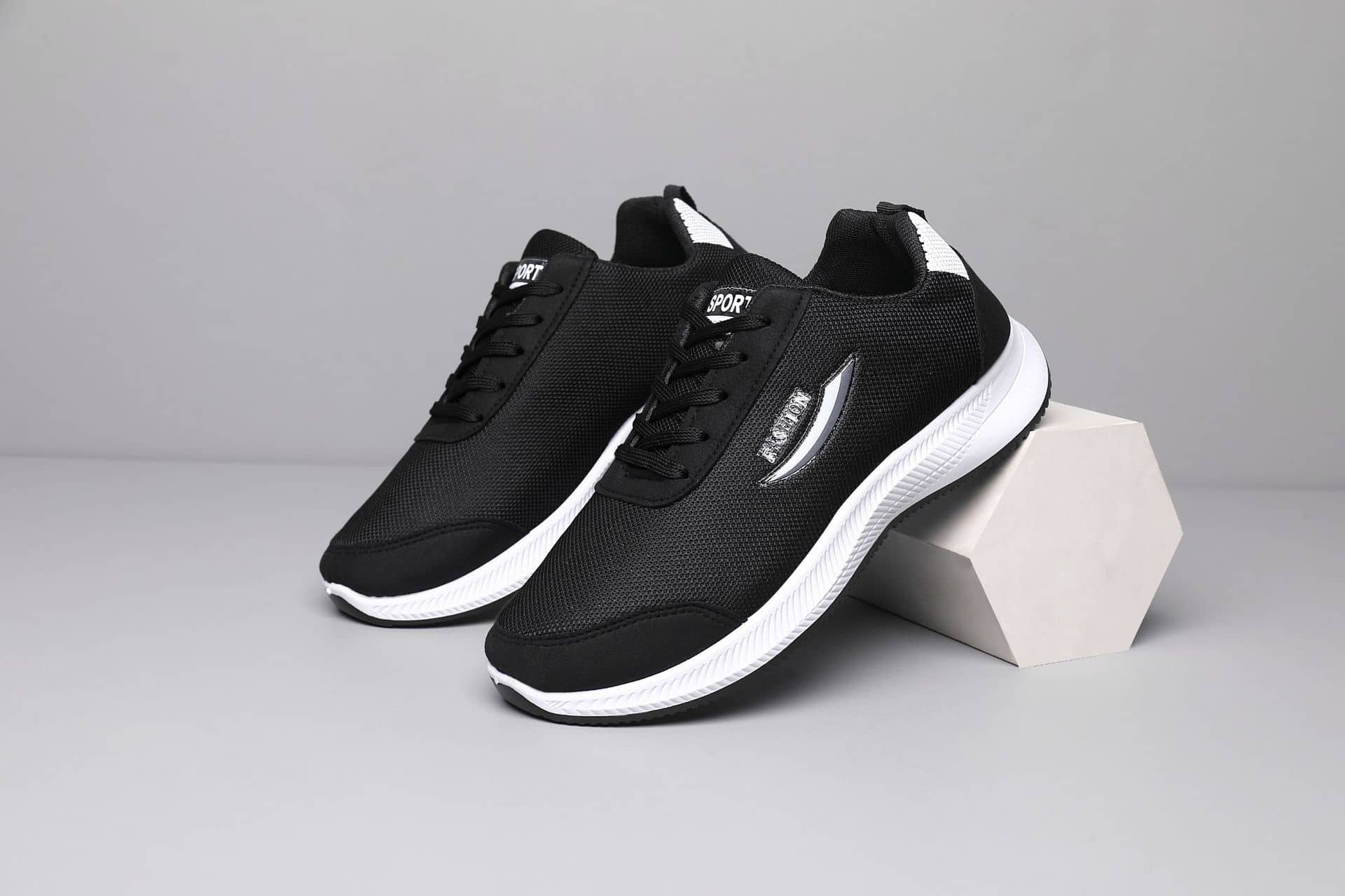 Men's Breathable Mesh Casual Athletic Sneakers Lightweight Wear-Resistant Flyknit Running Shoes