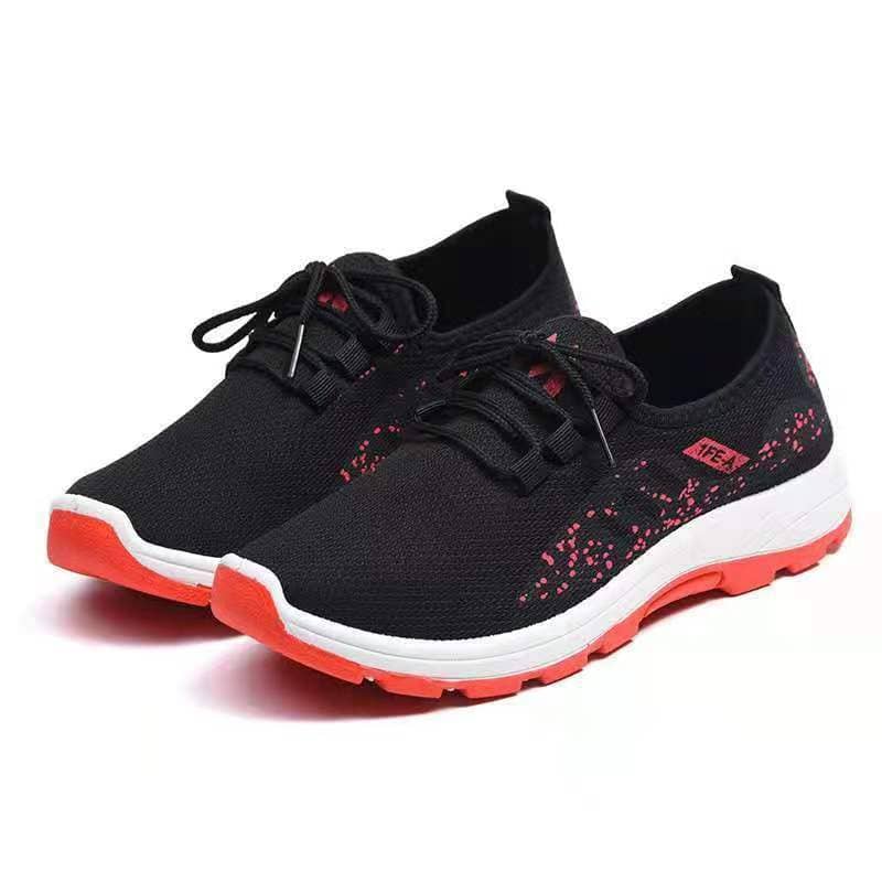 New Women's Slip-On Shoes Lightweight Breathable Mom Shoes Comfortable Versatile Fashion Athletic Casual Walking Shoes