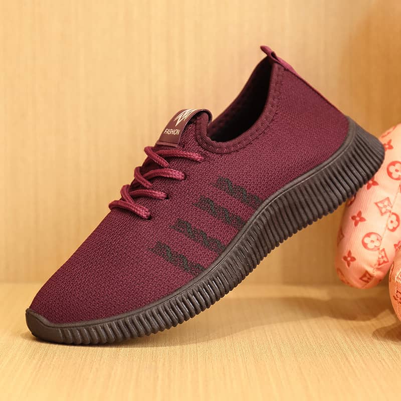 New Spring Breathable Lightweight Slip-On Walking Shoes for Women Comfortable Casual Athletic Sneakers