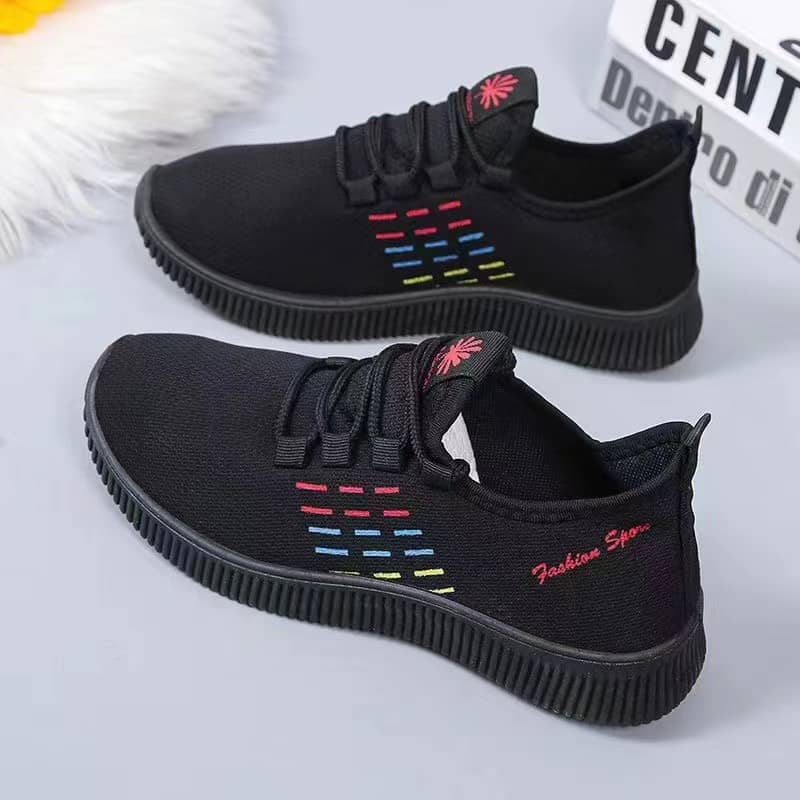 New Women's Slip-On Shoes Lightweight Breathable Mom Shoes Comfortable Versatile Fashion Athletic Casual Walking Shoes