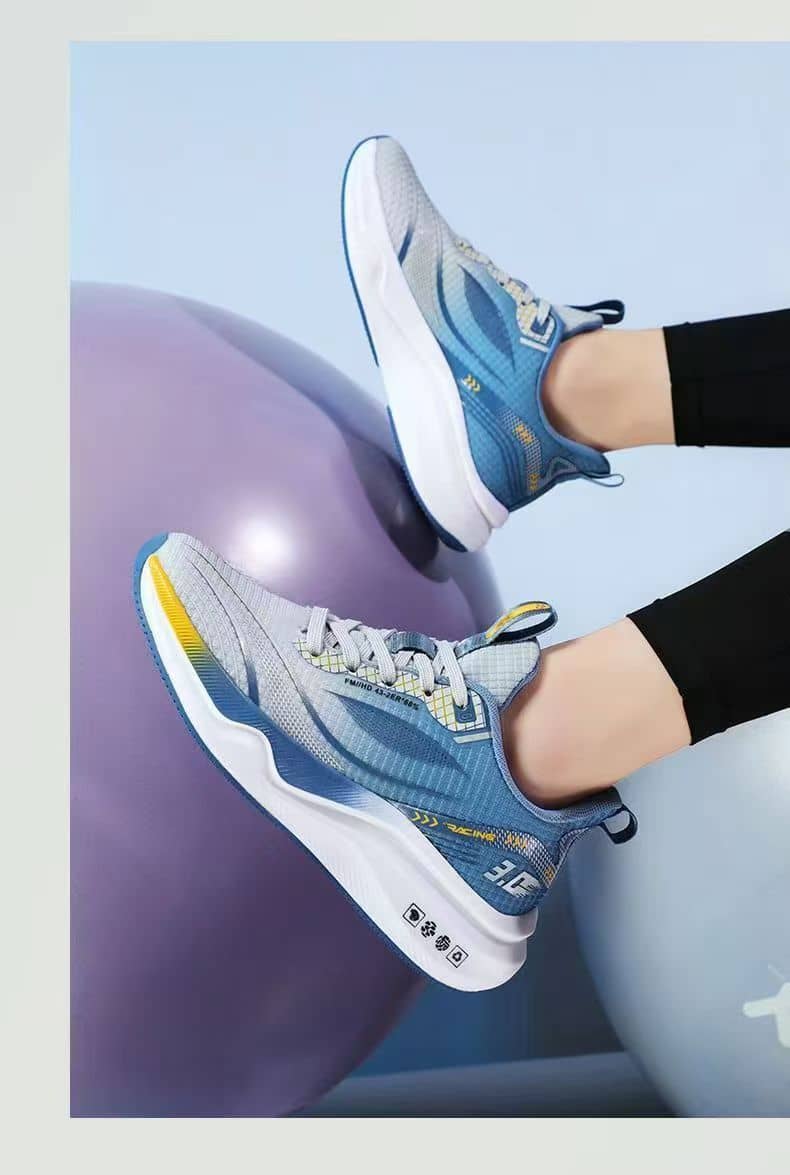 Ultra-Light Breathable Mesh Men's Running Shoes
