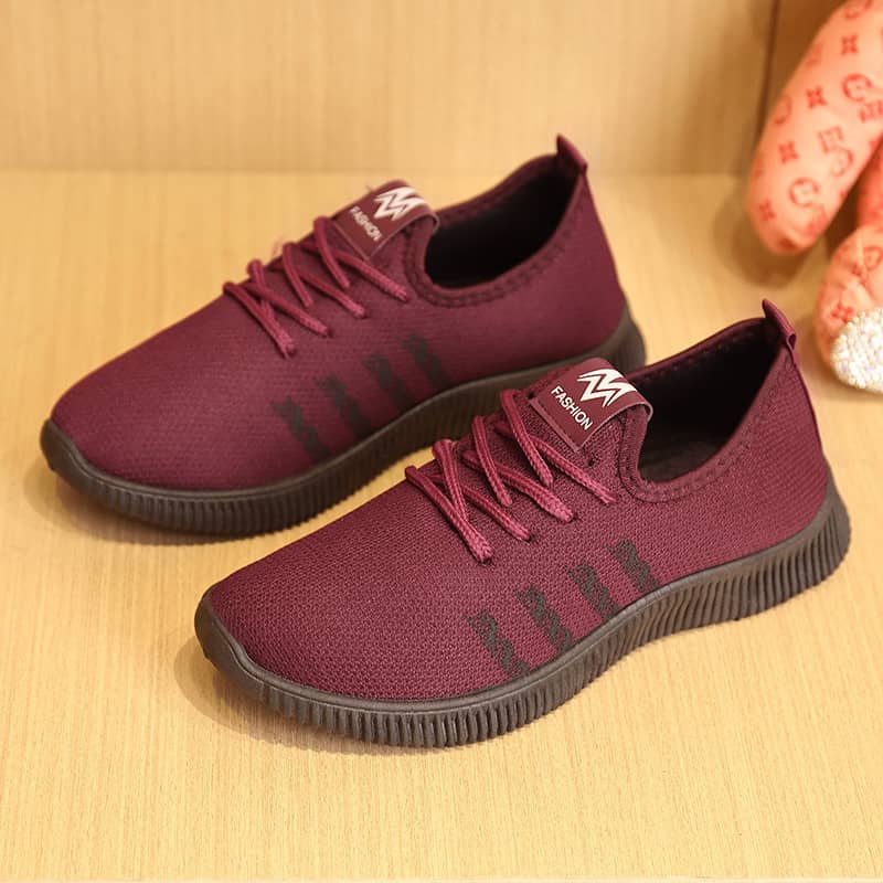 New Spring Breathable Lightweight Slip-On Walking Shoes for Women Comfortable Casual Athletic Sneakers