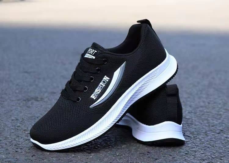 New Spring Breathable Mesh Casual Athletic Shoes for Men Comfortable Lightweight Sneakers