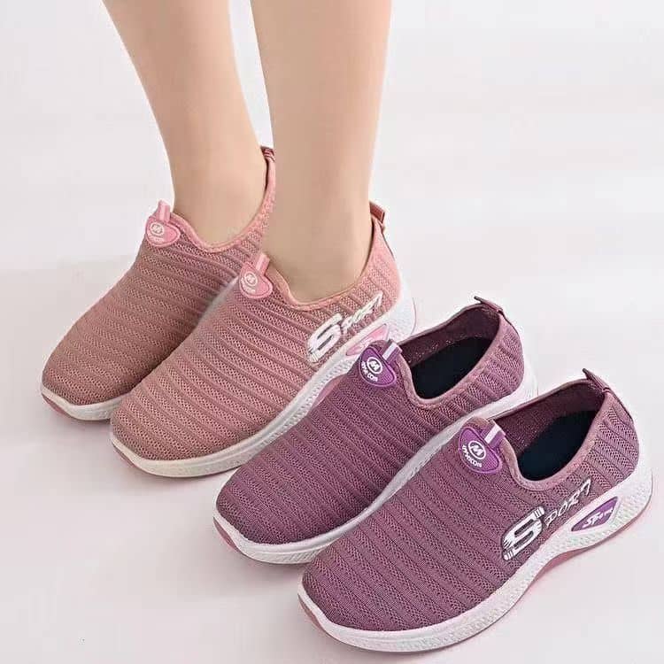 New Women's Flyknit Athletic Shoes Soft Sole Anti-Slip Breathable Dance Walking Sneakers
