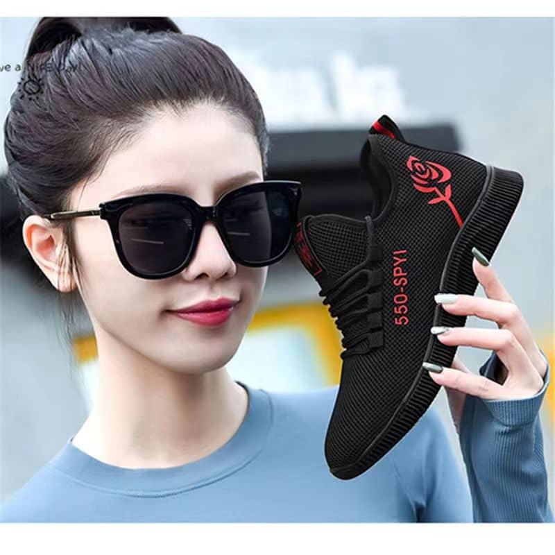 New Spring Breathable Comfortable Cloth Shoes for Women Lightweight Casual Walking Sneakers