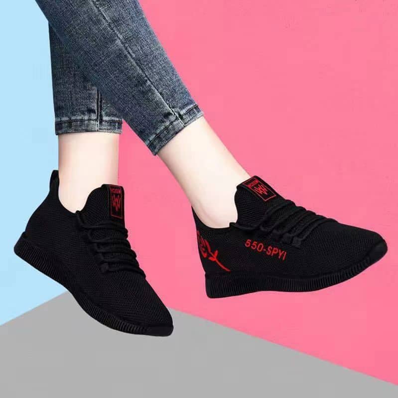 New Spring Breathable Comfortable Cloth Shoes for Women Lightweight Casual Walking Sneakers