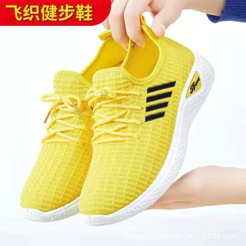 Women's Flyknit Athletic Shoes Soft Sole Slip-On Casual Walking Shoes Breathable Anti-Slip