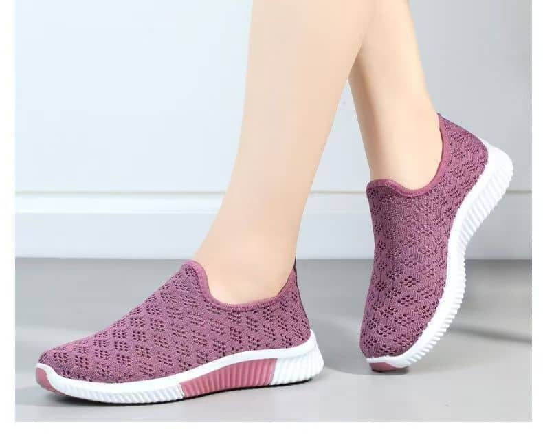 New Women's Flyknit Athletic Shoes Soft Sole Anti-Slip Breathable Dance Walking Sneakers