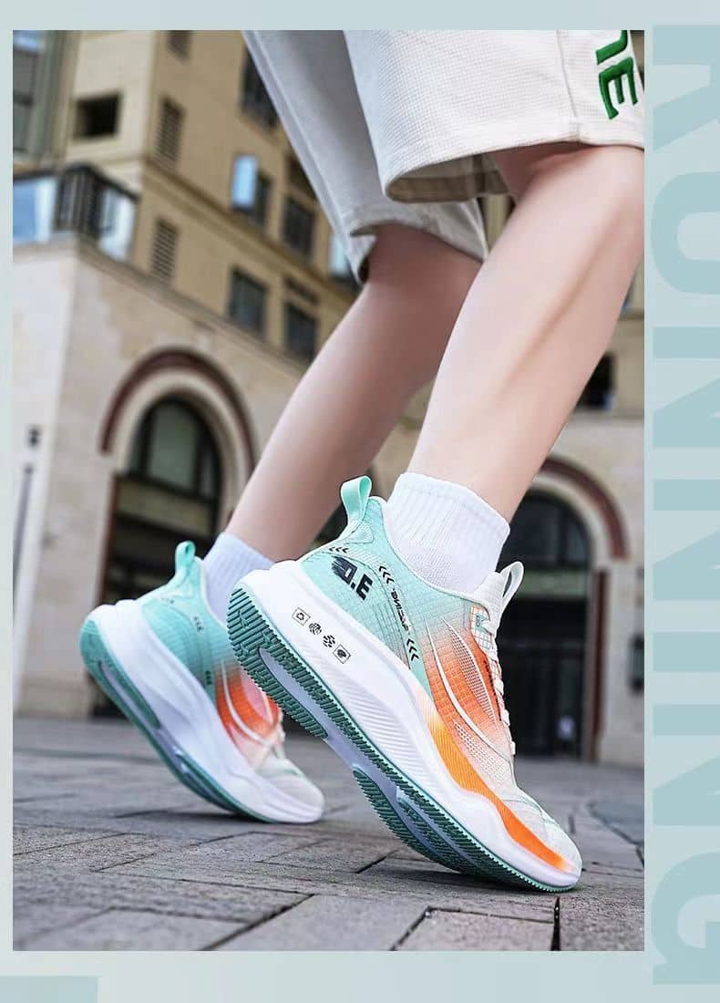 Ultra-Light Breathable Mesh Men's Running Shoes