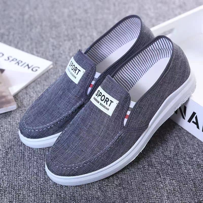 Men's Canvas Slip-On Shoes Denim Casual Loafers Lightweight Breathable Anti-Slip Wear-Resistant Student Shoes