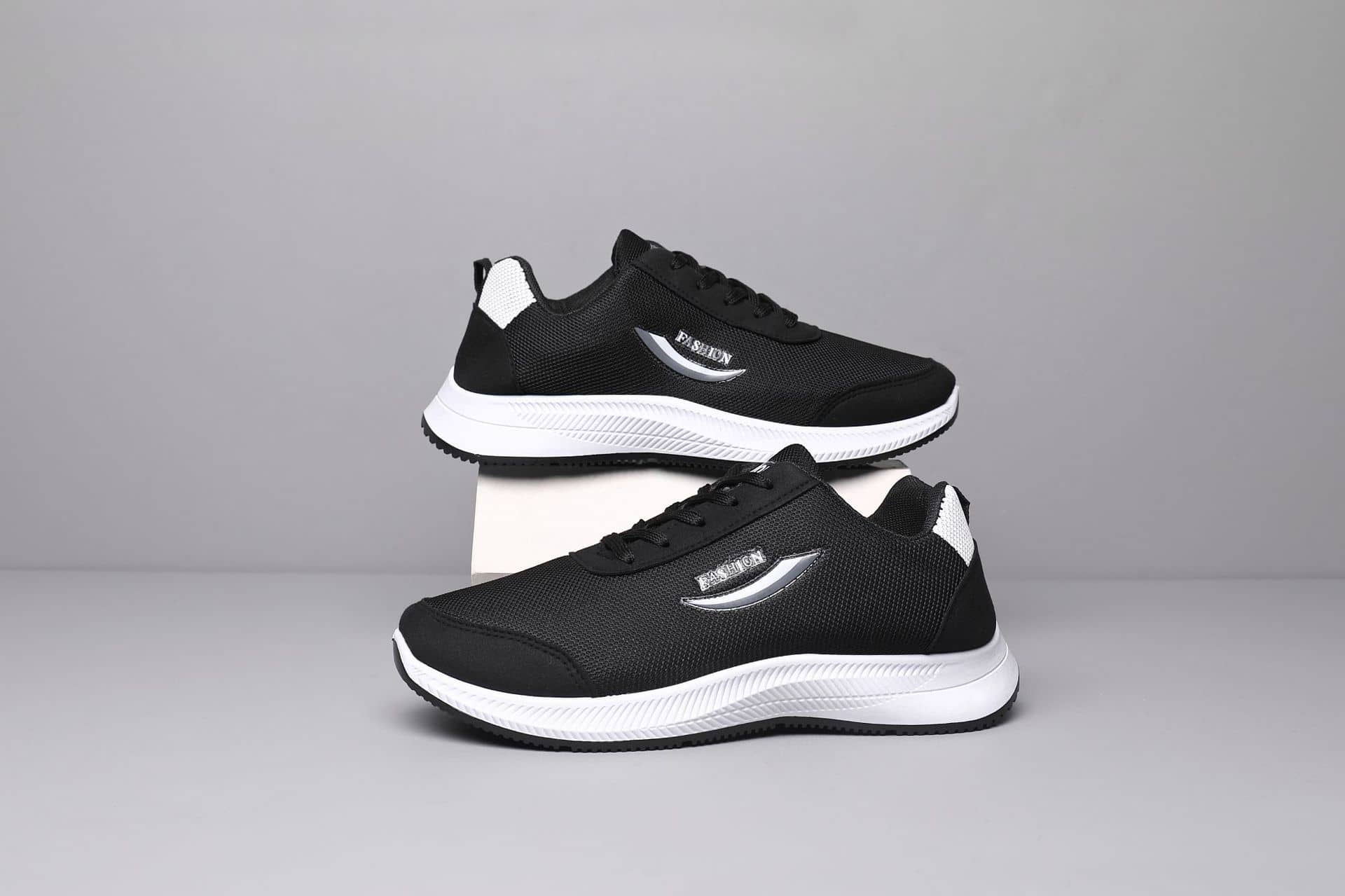 Men's Breathable Mesh Casual Athletic Sneakers Lightweight Wear-Resistant Flyknit Running Shoes