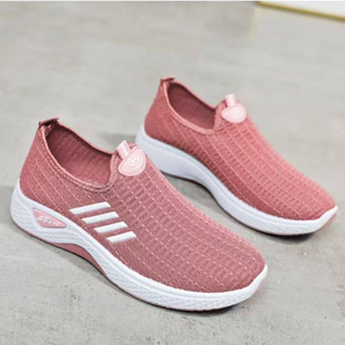 New Women's Slip-On Shoes Lightweight Breathable Mom Shoes Comfortable Versatile Fashion Athletic Casual Walking Shoes
