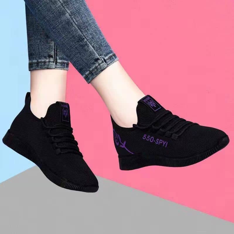 New Spring Breathable Comfortable Cloth Shoes for Women Lightweight Casual Walking Sneakers