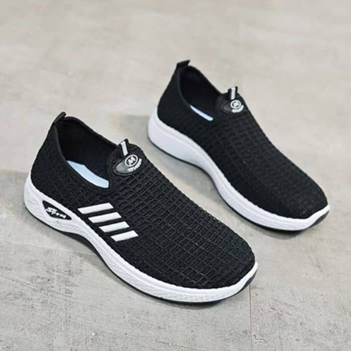 New Women's Slip-On Shoes Lightweight Breathable Mom Shoes Comfortable Versatile Fashion Athletic Casual Walking Shoes