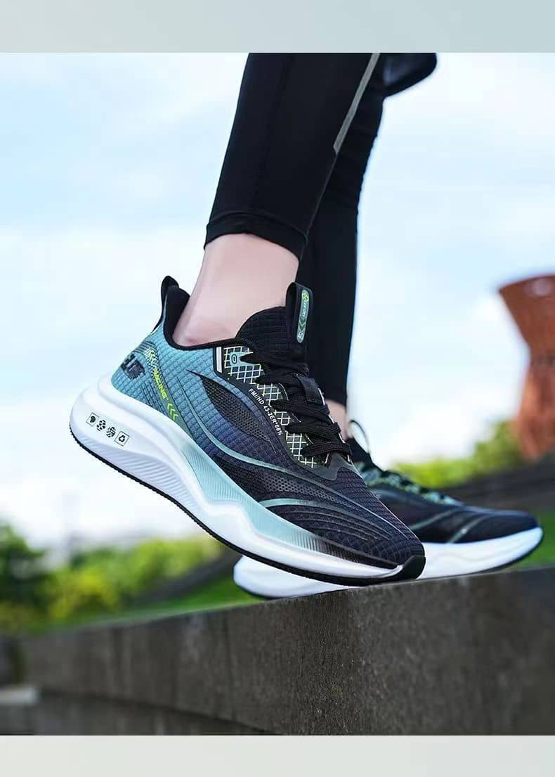 Ultra-Light Breathable Mesh Men's Running Shoes
