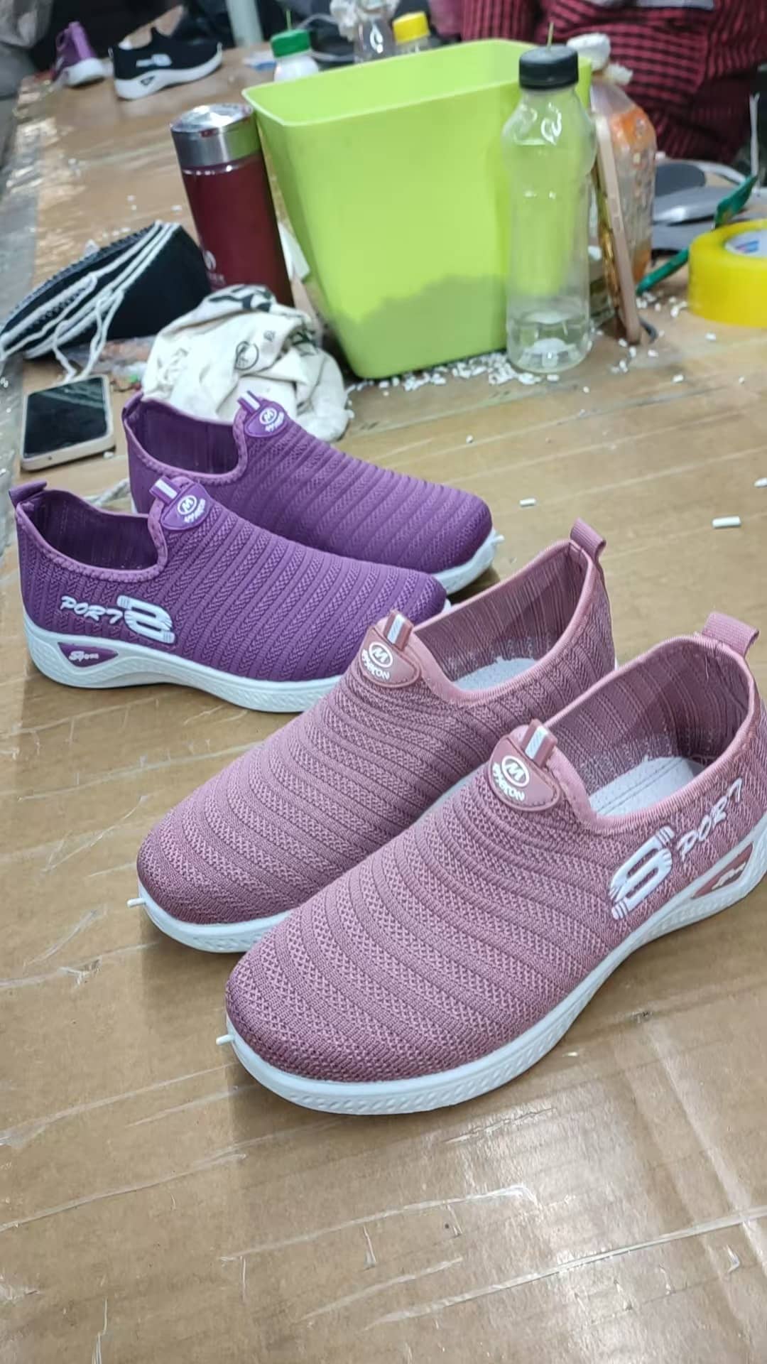 New Women's Flyknit Athletic Shoes Soft Sole Anti-Slip Breathable Dance Walking Sneakers