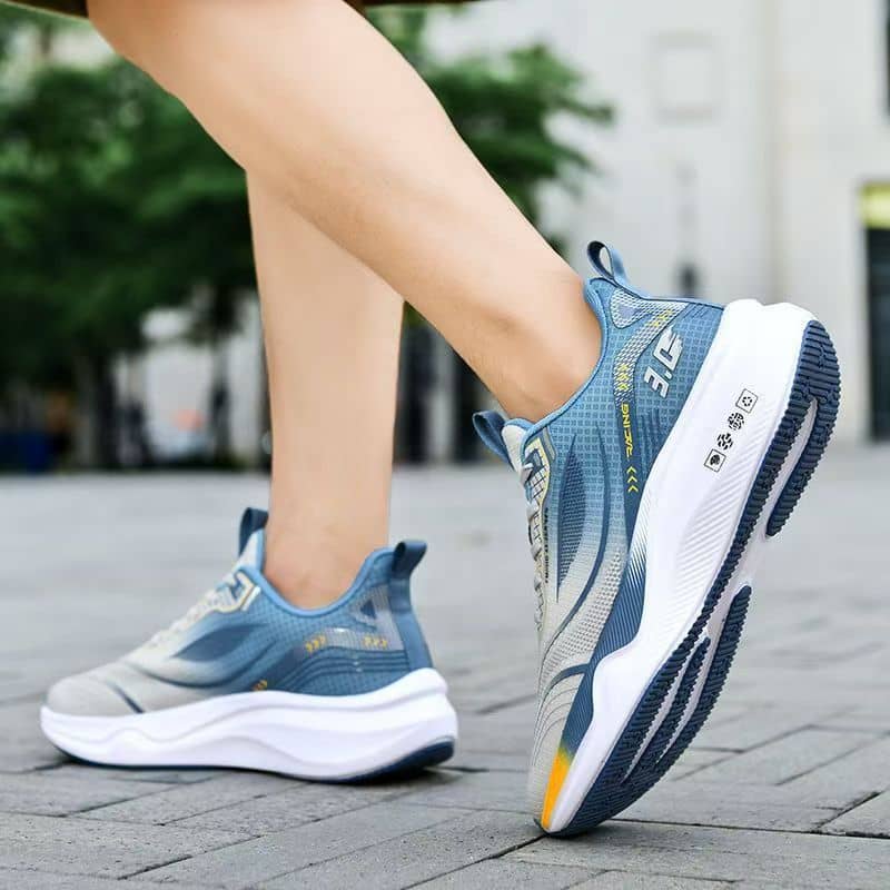 Ultra-Light Breathable Mesh Men's Running Shoes