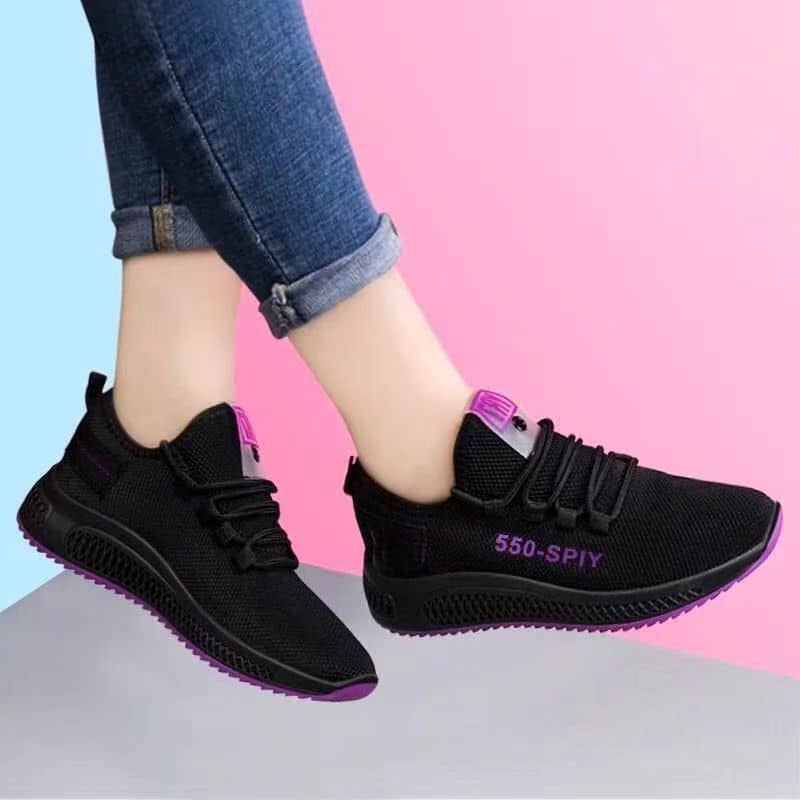 New Women's Slip-On Shoes Lightweight Breathable Mom Shoes Comfortable Versatile Fashion Athletic Casual Walking Shoes