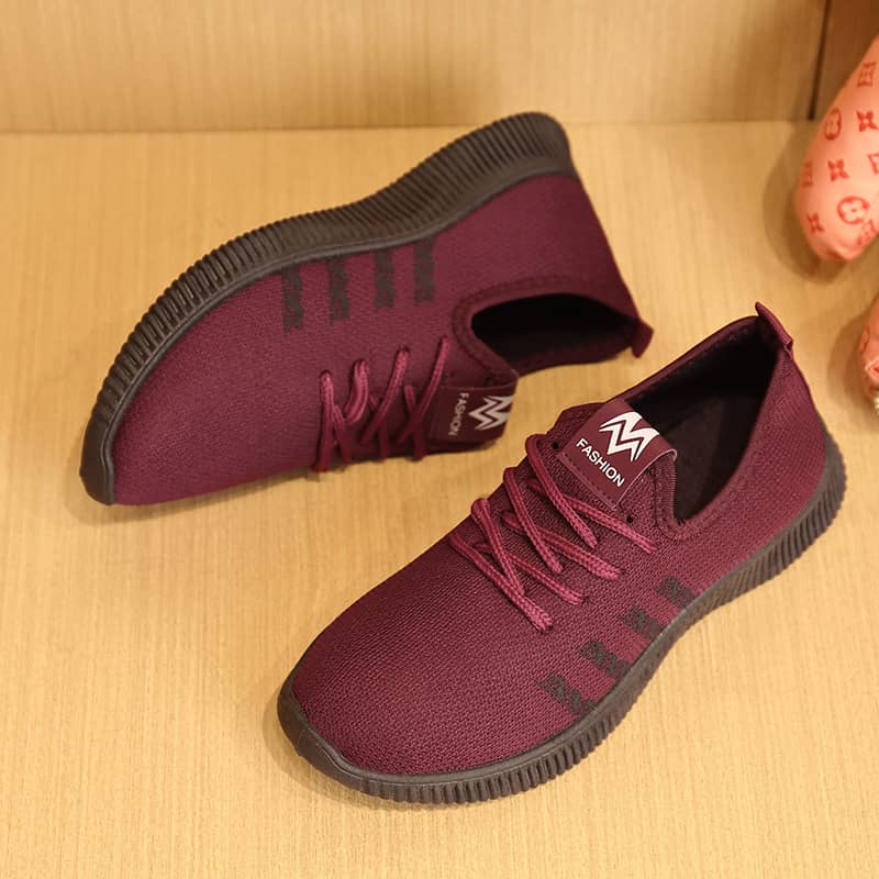 New Spring Breathable Lightweight Slip-On Walking Shoes for Women Comfortable Casual Athletic Sneakers