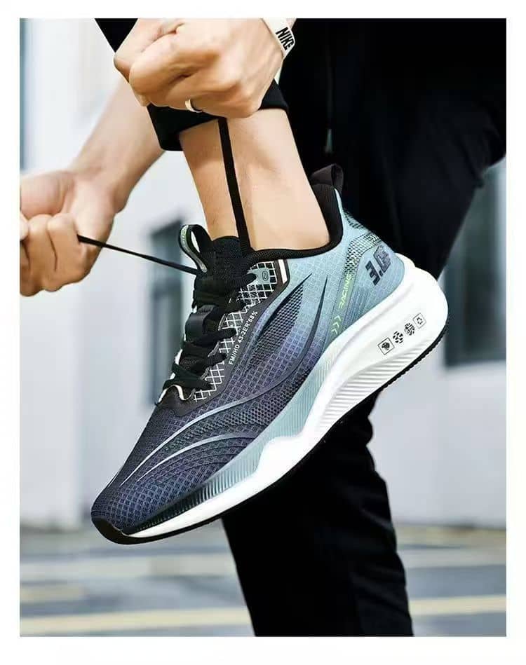 Ultra-Light Breathable Mesh Men's Running Shoes