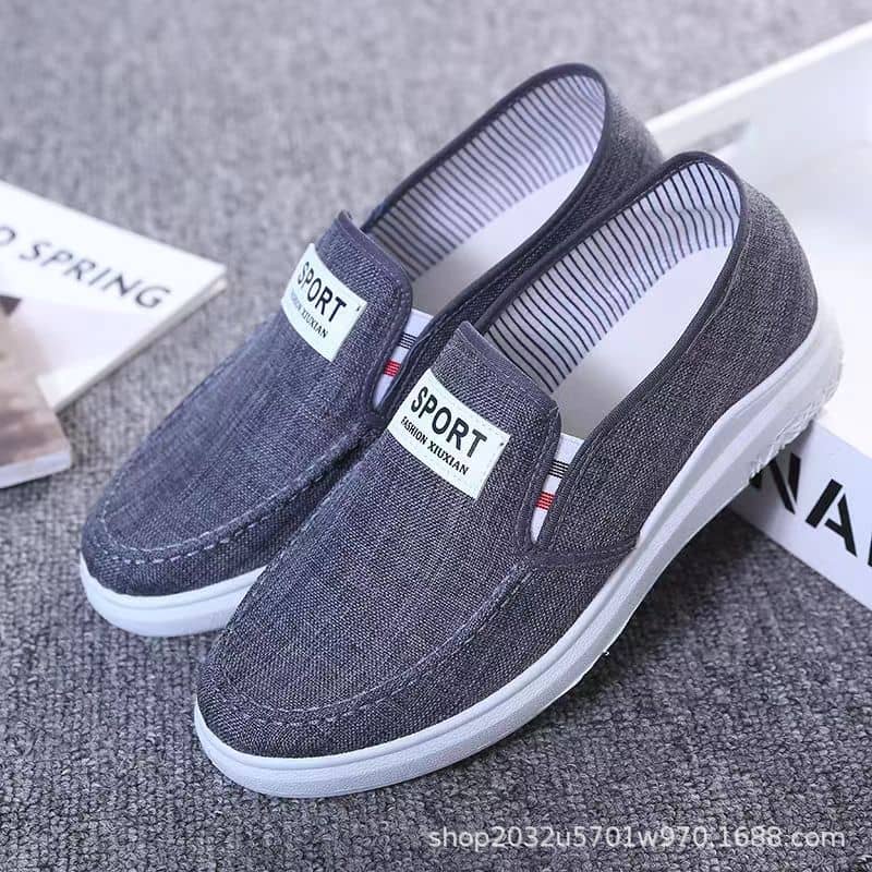 Men's Canvas Slip-On Shoes Denim Casual Loafers Lightweight Breathable Anti-Slip Wear-Resistant Student Shoes