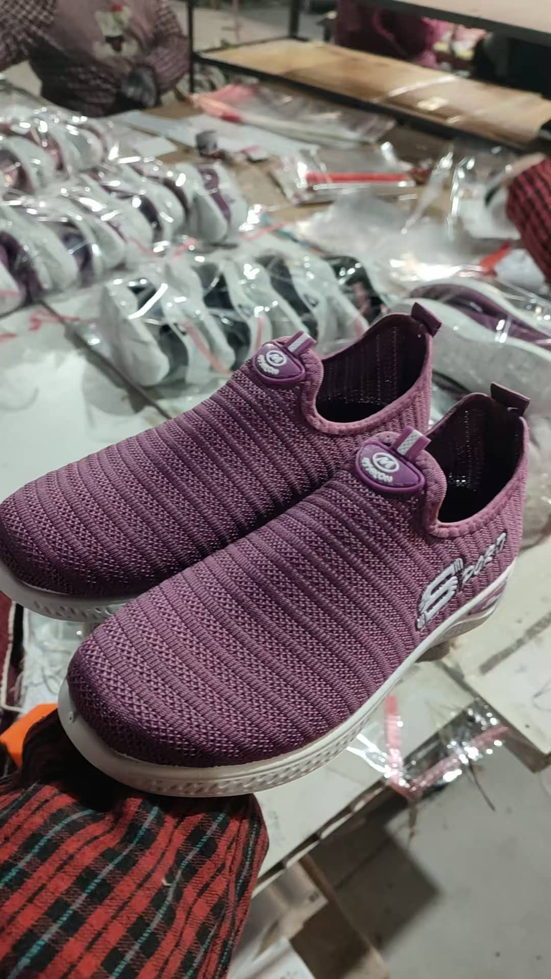 New Women's Flyknit Athletic Shoes Soft Sole Anti-Slip Breathable Dance Walking Sneakers