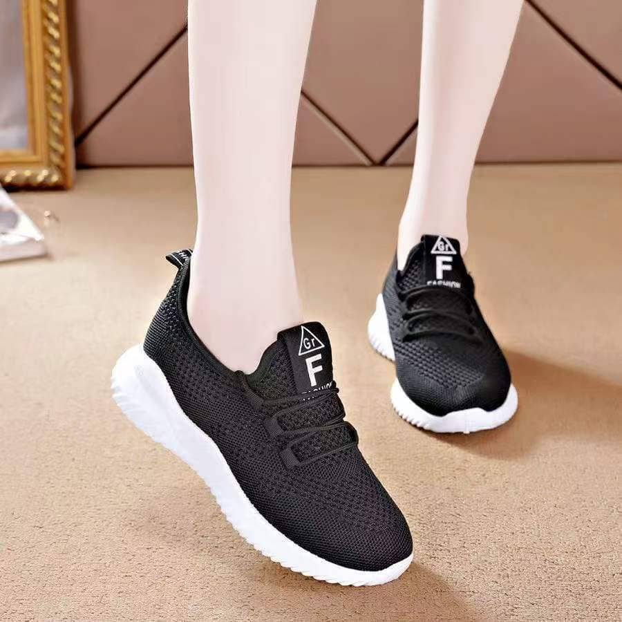 Unisex Flyknit Mesh Sneakers Breathable Comfortable Korean Style Student Running Shoes for Couples