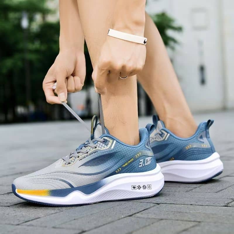 Men's Mesh Lightweight Running Shoes Breathable Student Athletic Sneakers
