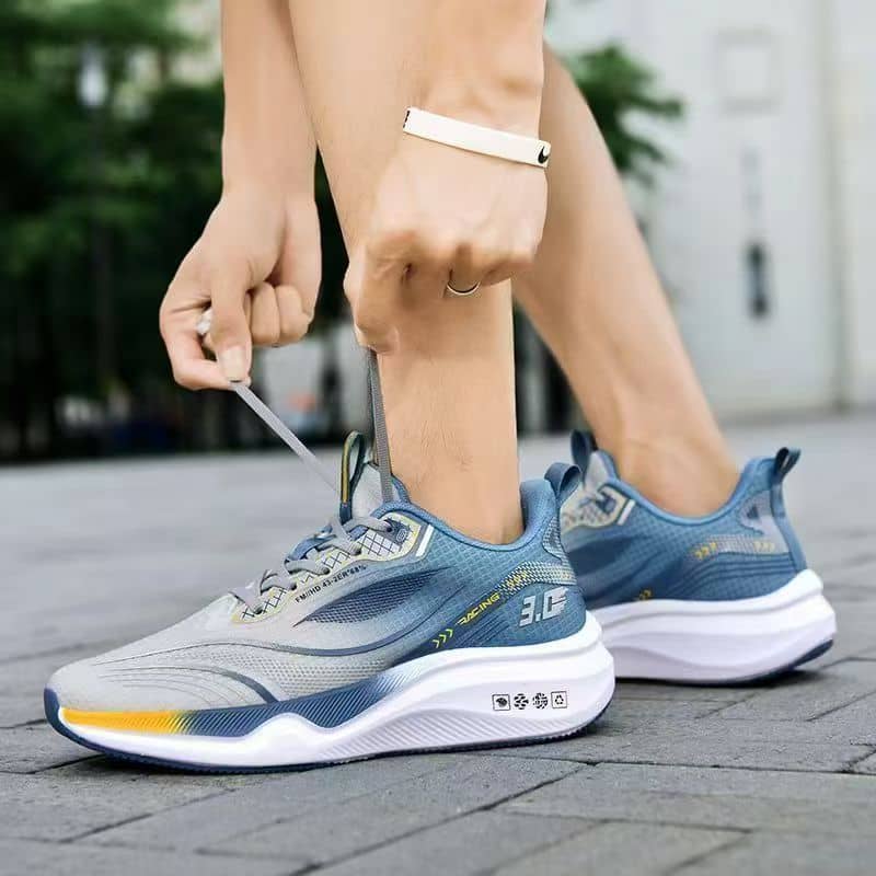 Ultra-Light Breathable Mesh Men's Running Shoes