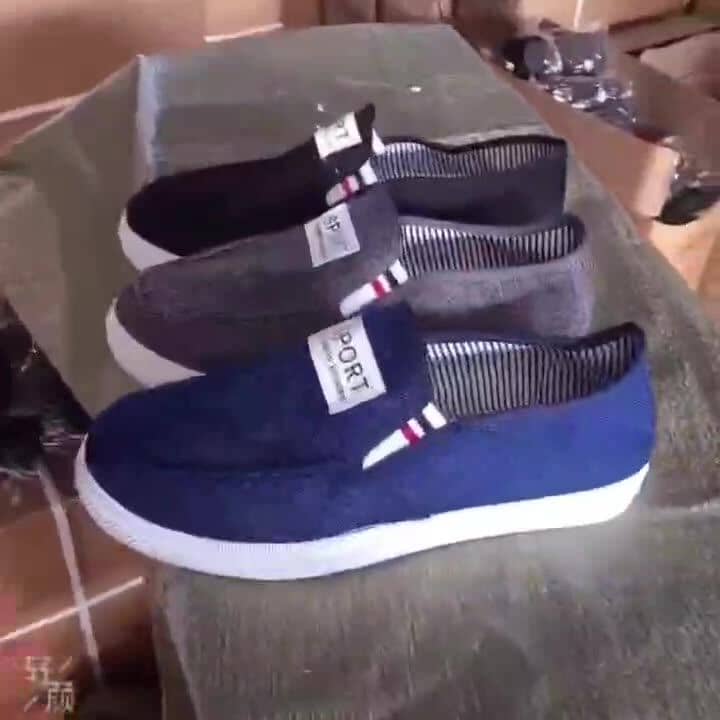 Men's Canvas Slip-On Shoes Denim Casual Loafers Lightweight Breathable Anti-Slip Wear-Resistant Student Shoes
